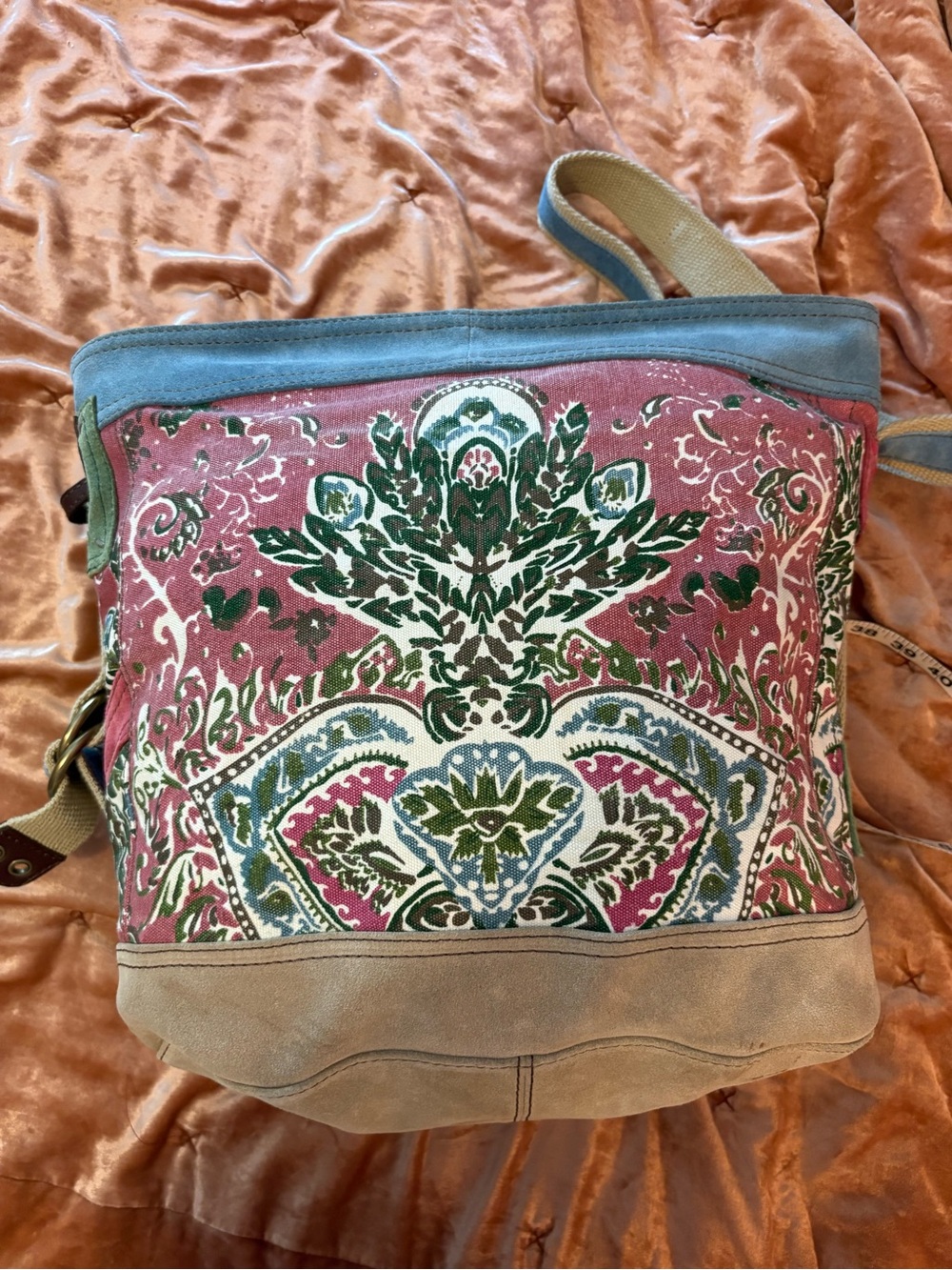 Lucky Brand Pink and Green XL Canvas Leather Shoulder Bag with Tan Suede Trim - Picture 4 of 16